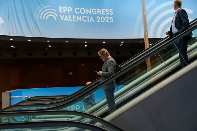 Unser Foto (© Eurokinissi) entstand am Dienstag (29.4.) im spanischen Valencia.