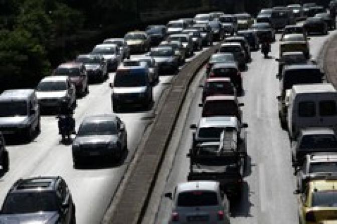 Proteste auf Athens Straßen – Nahverkehr außer Kraft