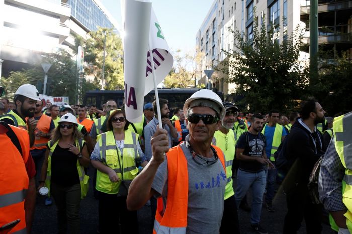 Unsere Fotos (© Eurokinissi) entstanden während der Protestaktion der Bergleute am Donnerstag, 21.9., vor dem Umweltministerium in Athen.