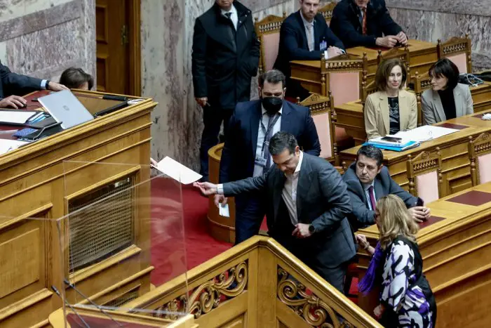 Unser Foto (© Eurokinissi) zeigt Oppositionschef Alexis Tsipras im Parlament.