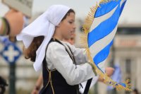 Unsere Fotos (© Eurokinissi) entstanden am Montag (24.3.) während der Schülerparade in Athen.