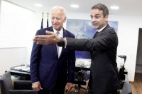Unser Archivfoto (© Eurokinissi) entstand im Sommer 2017 zwischen Ministerpräsident Kyriakos Mitsotakis (r.) und Joe Biden.