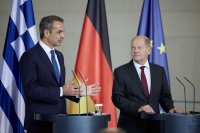 Unser Archivfoto (© Eurokinissi) entstand bei einem Treffen von Premier Mitsotakis mit Bundeskanzler Scholz.