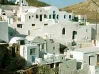 Unser Archivfoto (© Eurokinissi) entstand auf der Insel Anafi: weiß getünchte Häuser, Inselflair.