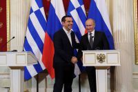 Unser Foto (© Eurokinissi) zeigt Ministerpräsident Alexis Tsipras (l.) gemeinsam mit dem russischen Präsidenten Wladimir Putin während der jüngsten Begegnung in Moskau.