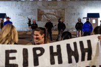 Unsere Fotos (© Eurokinissi) entstanden am Dienstag (6.12.) in Athen und Thessaloniki.