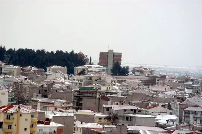 Unser Archivfoto (© Eurokinissi) zeigt einen Blick auf die winterlich Stadt Kozani in Makedonien.