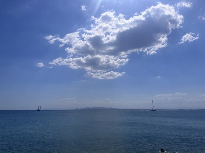 Himmel über dem Kalamaki Strand (Foto © Svea Mauersberger)