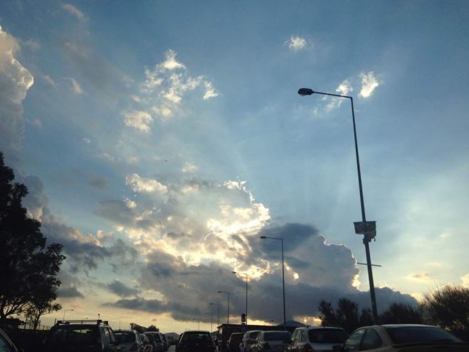 Wolkendecke mit vereinzelten Schauern