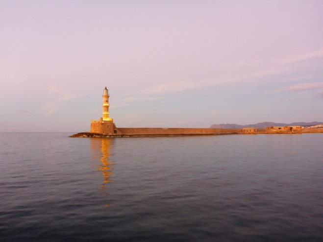 Foto (© Griechenland Zeitung / mw): Der Leuchtturm von Chania.