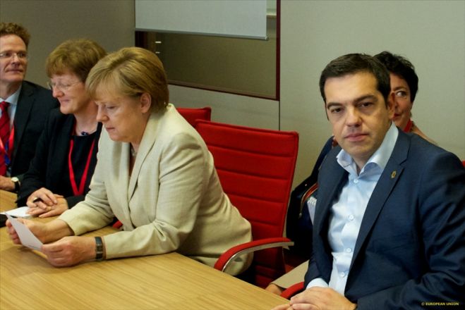 Griechischer Regierungschef flüchtet sich in Referendum – Schlangen vor den Geldautomaten <sup class="gz-article-featured" title="Tagesthema">TT</sup>