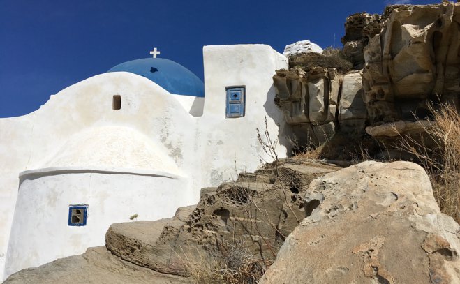 Unser Foto (© GZkb) zeigt das heute unbewohnte Kloster Agios Ioannis.