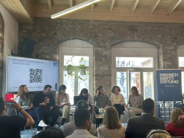 Unser Foto (© Griechenland Zeitung / em) entstand auf dem Diskussionsabend der Friedrich-Ebert-Stiftung im Impact Hub Athen