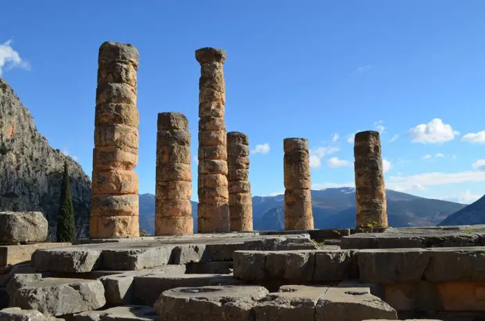 Unser Foto (© Griechenland Zeitung / Jan Hübel) entstand in Delphi, wo Apollon einst verehrt wurde.