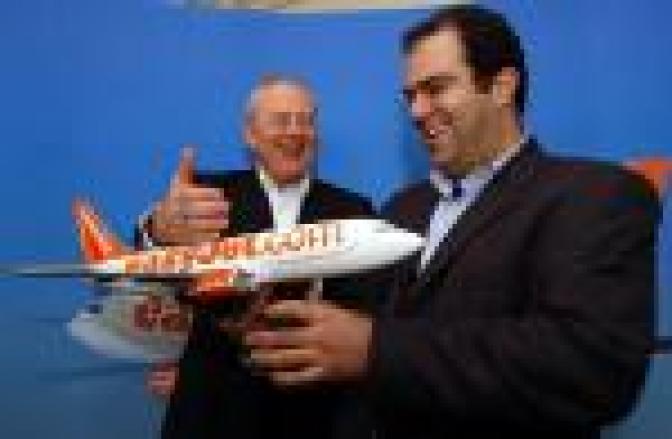 Flugzeug von EasyJet geriet in Vogelschwarm und musste in Griechenland notlanden