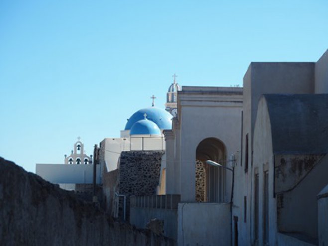 Unser Foto (© GZ / Franziska Gömmel) entstand auf der Kykladeninsel Santorin.