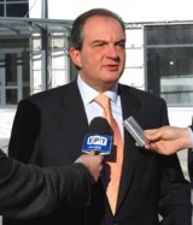 Premier Karamanlis beriet sich mit Bildungsministerin