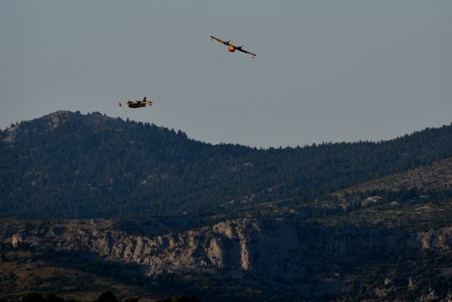 Unsere Fotos (© Eurokinissi) entstanden am Donnerstag (4.7.) auf Euböa.