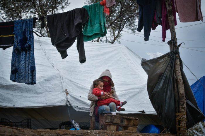 Unser Archivfoto (© Eurokinissi) entstand in einem Flüchtlingslager auf der Insel Lesbos.
