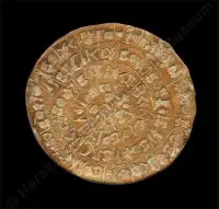 Der noch immer nicht entschlüsselte Diskos von Phaistos (Foto: https://heraklionmuseum.gr)
