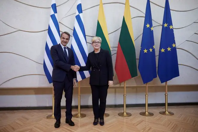 Unsere Fotos (© Pressebüro des Ministerpräsidenten) entstanden am Montag (31.10.) während eines offiziellen Treffens zwischen Premierminister Kyriakos Mitsotakis (l.) und seiner litauischen Amtskollegin Ingrida Simonyte.