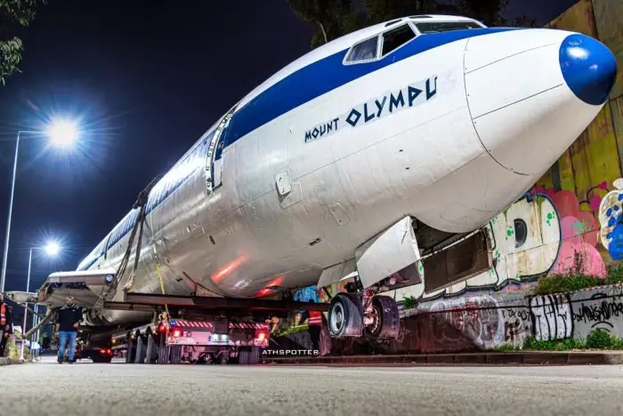 Die Boeing 727 während ihres Transports. (Foto: zelaaviation.com)