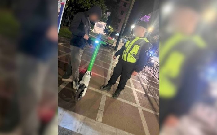 Kontrolle eines E-Scooter-Fahrers Foto (© Eurokinissi)