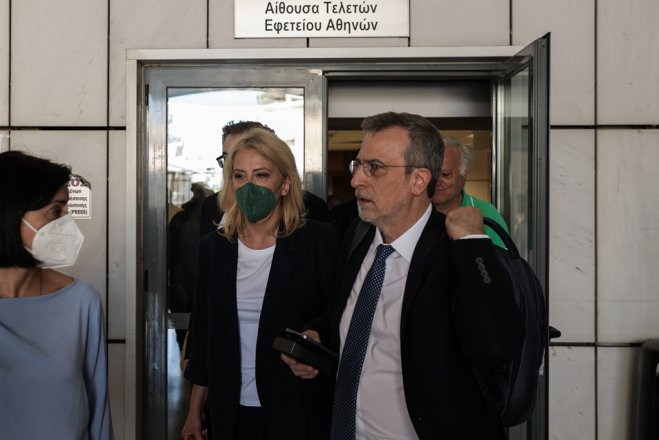 Unser Foto (© Eurokinissi) zeigt die frühere Gouverneurin Attikas Rena Dourou nach der Urteilsverkündung.