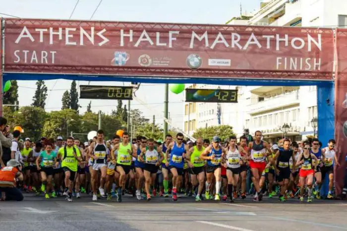 Foto (© athinahalfmarathon.gr)