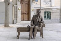 Vorbild für das Kavafis-Denkmal in Athen ist ein Foto (s. u.) (Fotos: onassis.org)