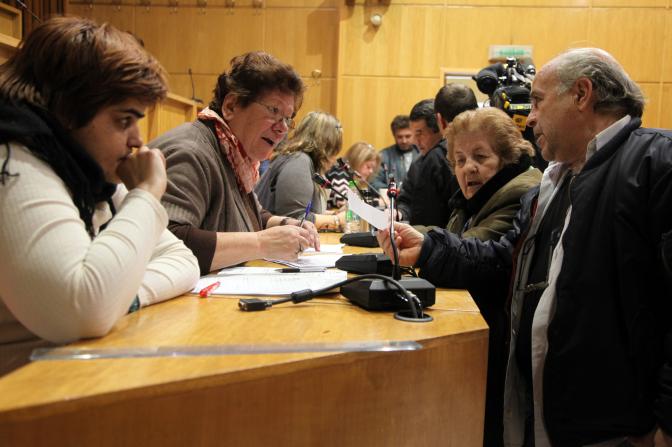 ND, SYRIZA und PASOK profitieren aus der Tagespolitik