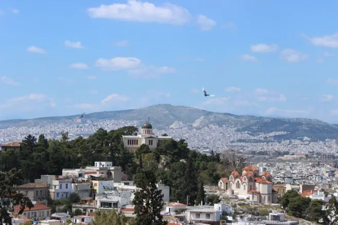 Das Foto (© GZ / Leonie Meyer) zeit das Observatorium auf den Hügel der Nymphen in Athen.