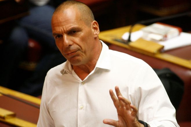Unser Archivfoto (© Eurokinissi) zeigt Janis Varoufakis im August 2015 im Parlament. Zu diesem Zeitpunkt hatte er das Amt des Finanzministers bereits abgegeben.