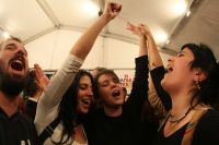 Umfragen: Premier Tsipras genießt Vertrauen der Griechen 