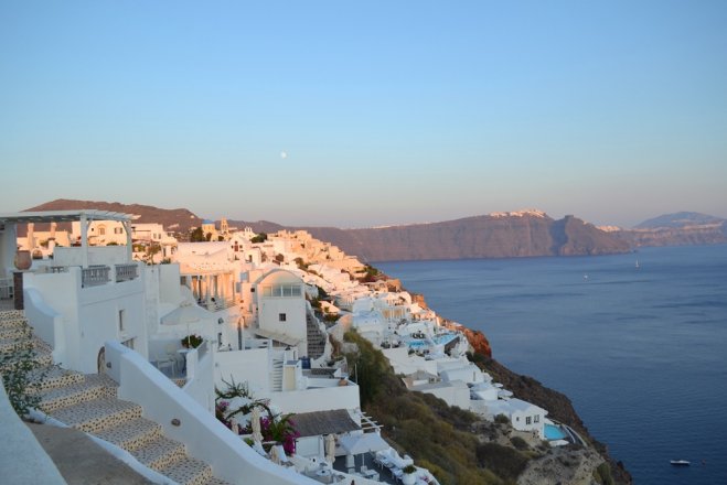 Foto (© Griechenland Zeitung / Jan Hübel): Santorini – die Insel der Romantik
