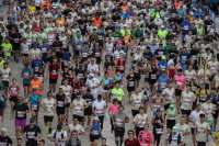 Am Sonntag werden wieder zahlreiche Läufer auf den Straßen Athens unterwegs sein (Foto © Eurokinissi).