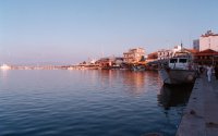 Unser Archivfoto (© Eurokinissi) zeigt den Hafen von Mytilini auf der Insel Lesbos.