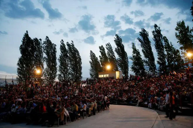 Unser Archivfoto (© Eurokinissi) entstand im Theater „Melina Merkouri“ in Athener Vorort Vyronas. 