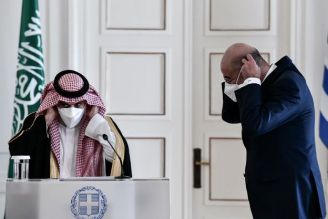 Unser Foto (© Eurokinissi) entstand am 4. Januar während eines offiziellen Besuchs des Saudi-Arabischen Außenministers Faisal Bin Farhan Al-Saud in Athen.