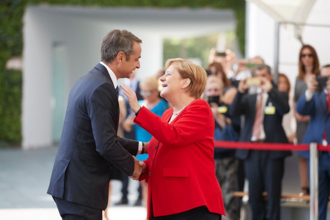 Unser Archivfoto (© Eurokinissi) zeigt die deutsche Bundeskanzlerin Angela Merkel und den griechischen Premierminister Kyriakos Mitsotakis.
