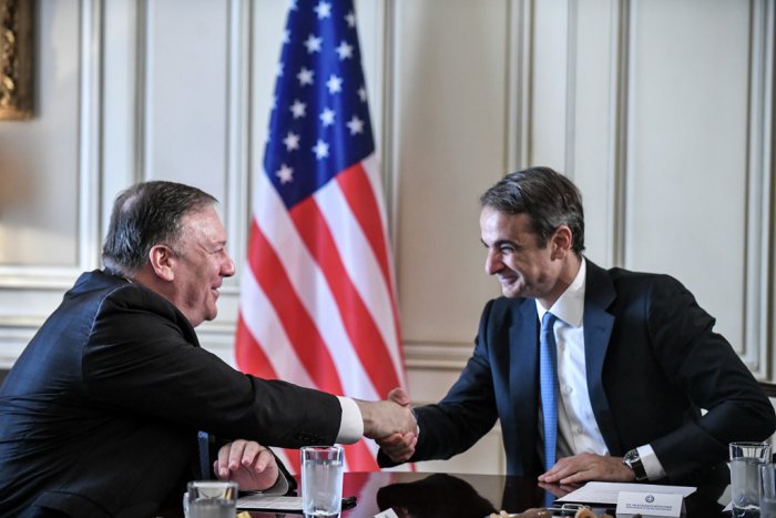 Unser Archivfoto (© Eurokinissi) entstand im Oktober während eines Treffens zwischen dem griechischen Ministerpräsidenten Kyriakos Mitsotakis (r.) und dem US-Außenminister Mike Pompeo in Athen.