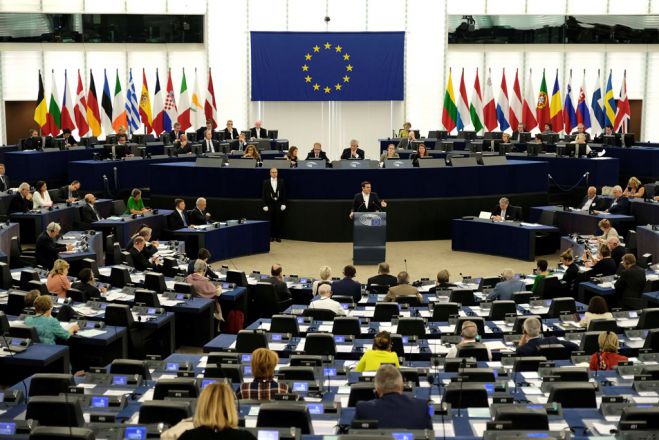 Unser Foto (© Pressebüro des Ministerpräsidenten / Andrea Bonetti) zeigt Premierminister Alexis Tsipras im Europaparlament in Straßburg.