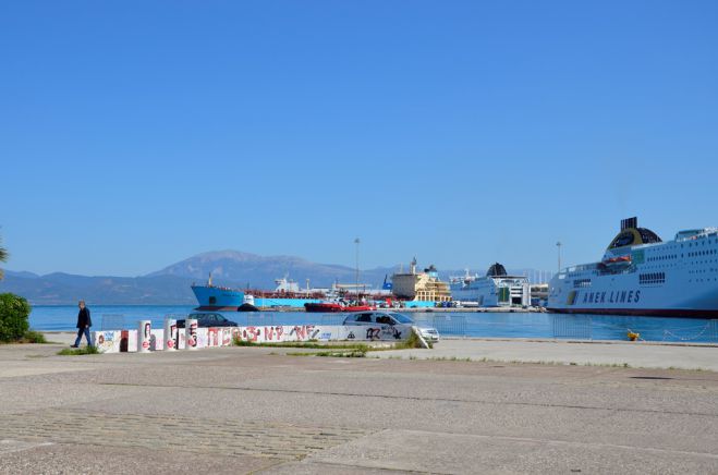 Unser Foto (Jan Hübel / Griechenland Zeitung) entstand im Hafen von Patras.