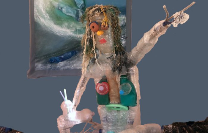 Der Plastikmensch ist eines der Werke, die es in Melakis Ausstellung zu sehen gibt. (© Melaki)