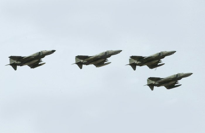 Unser Archivfoto (© Eurokinissi) zeigt Kampfflugzeuge des Typs &quot;Phantom&quot; der griechischen Luftwaffe.