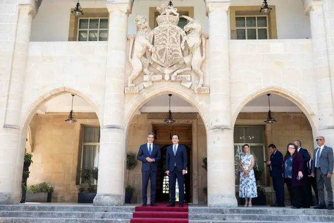 Unser Foto (© Eurokinissi) zeigt Premier Kyriakos Mitsotakis (l.) und den Zypernpräsidenten Nikos Christodoulidis.