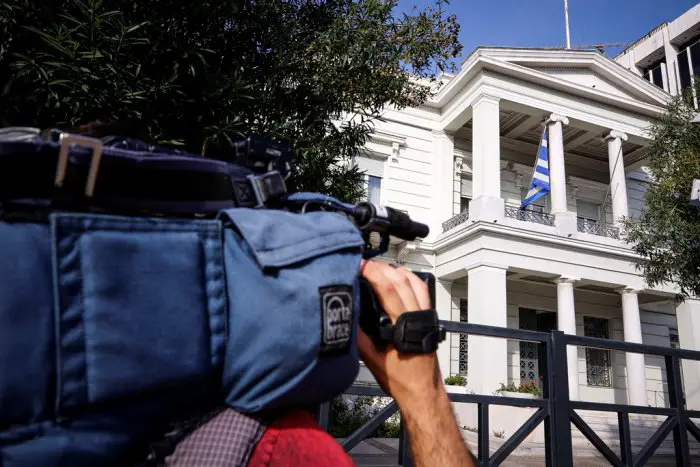Unser Archivfoto (© Eurokinissi) entstand vor dem Außenministerium in Athen.