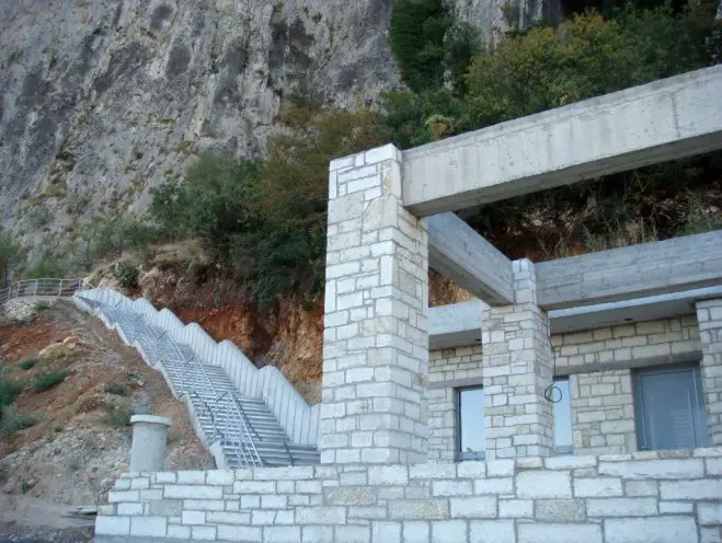 Eingang zur mystischen Höhle (Foto: yppo)