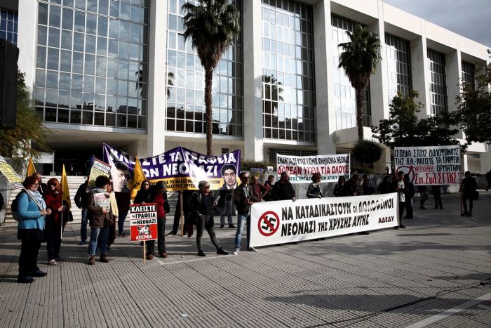 Unser Foto (© Eurokinissi) entstand im November 2017 während einer Kundgebung gegen Neonazis in Athen.