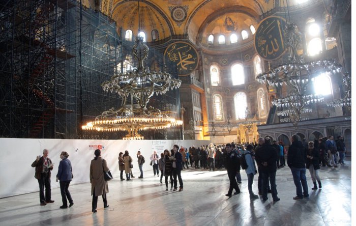 Unser Archivfoto (© Eurokinissi) entstand im Inneren der Hagia Sophia.
